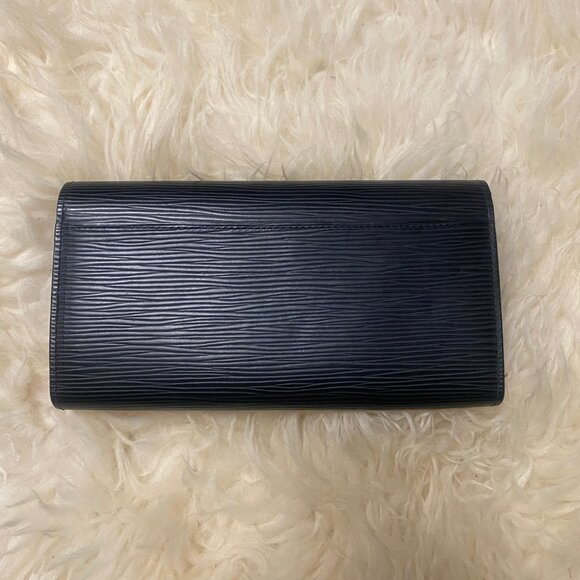 LOUIS VUITTON Epi Portefeuille Sarah Wallet in Black - Picture 12 of 17